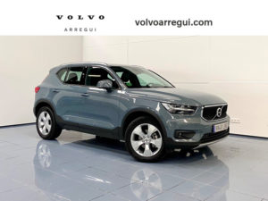 VOLVO XC40 D3 MOMENTUM