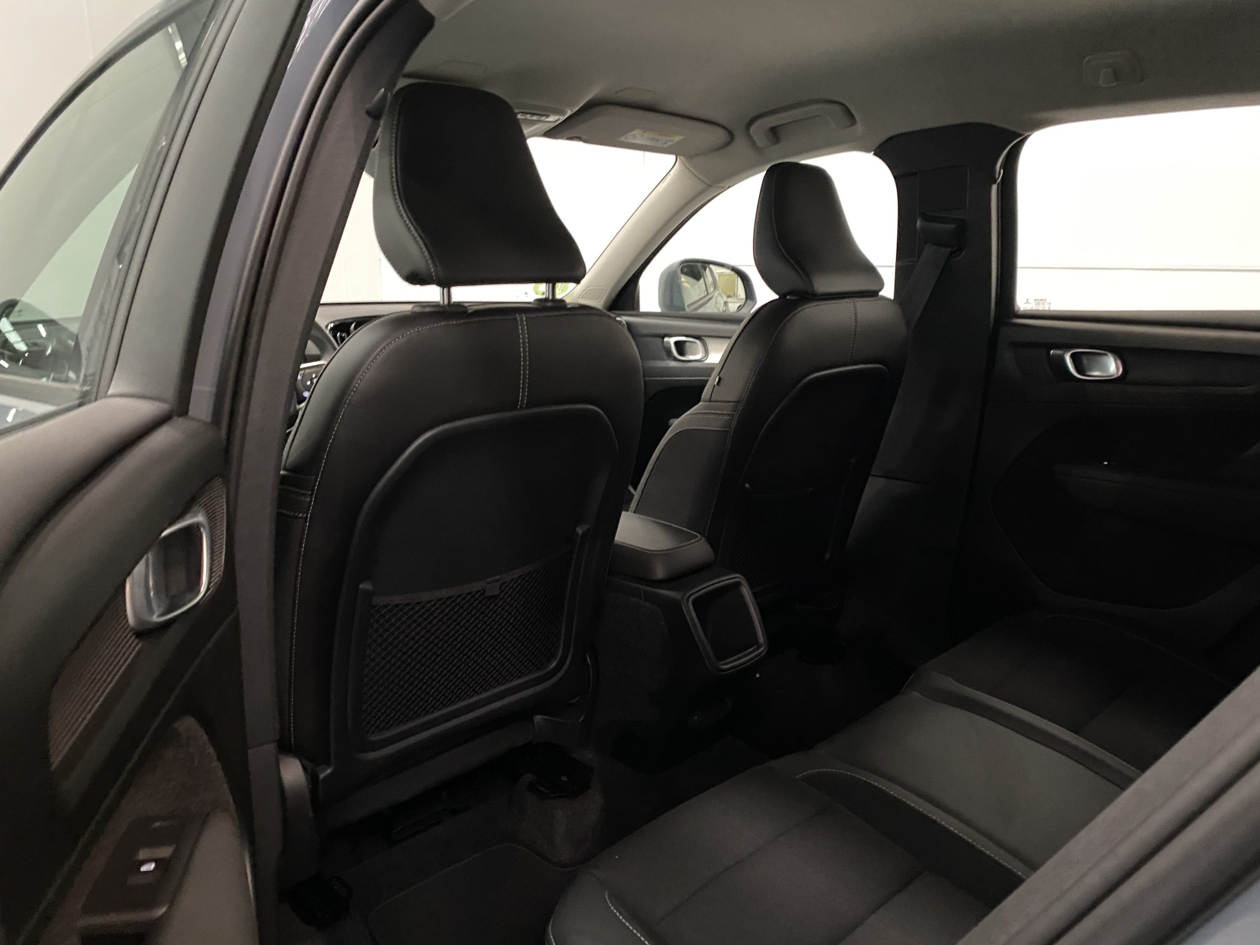 VOLVO XC40 D3 MOMENTUM - Imagen 10