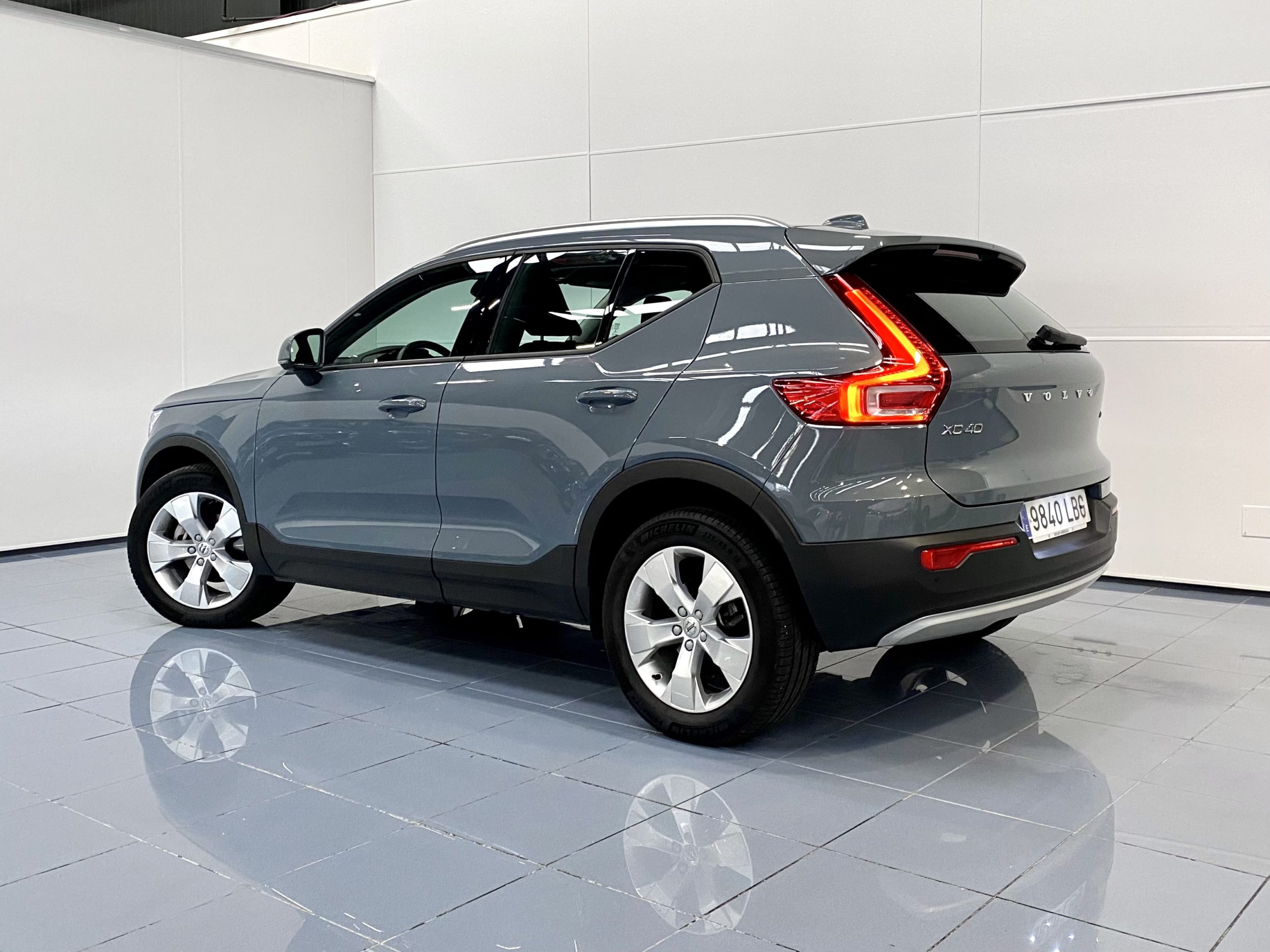VOLVO XC40 D3 MOMENTUM - Imagen 2