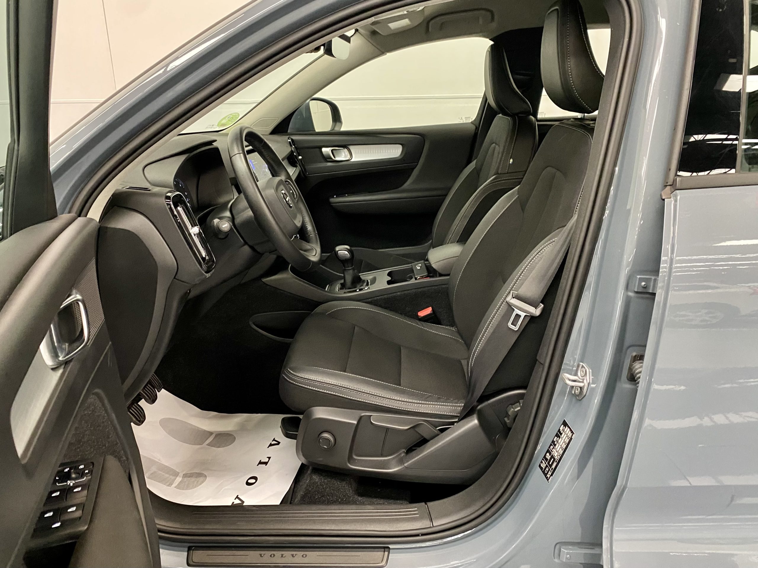 VOLVO XC40 D3 MOMENTUM - Imagen 7