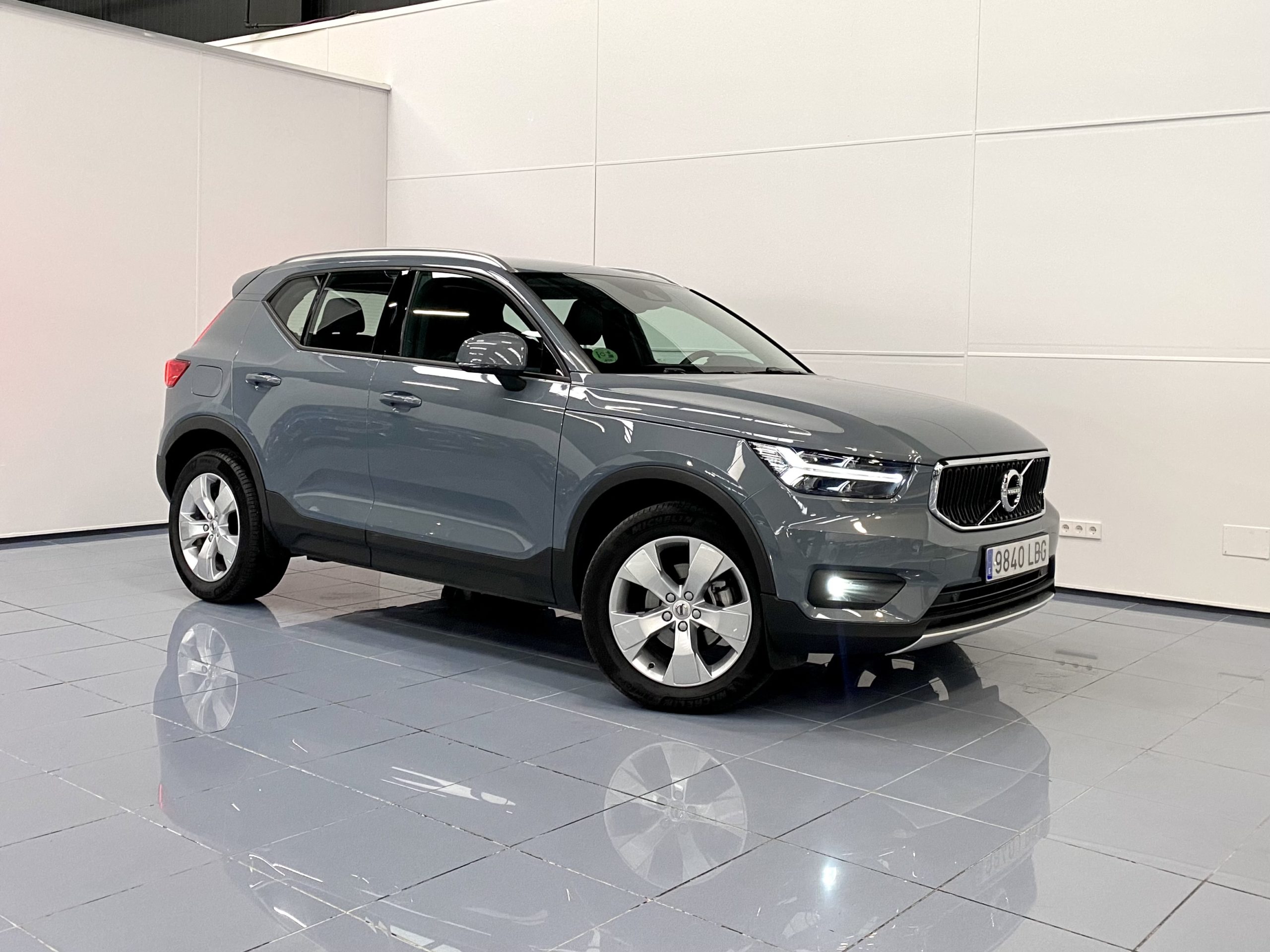 VOLVO XC40 D3 MOMENTUM - Imagen 19