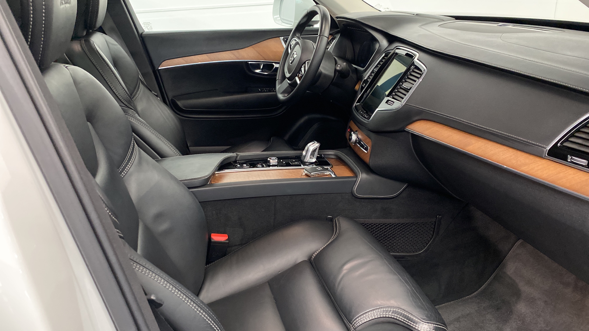 VOLVO XC90 T8 Twin Inscription 7 asientos - Imagen 8