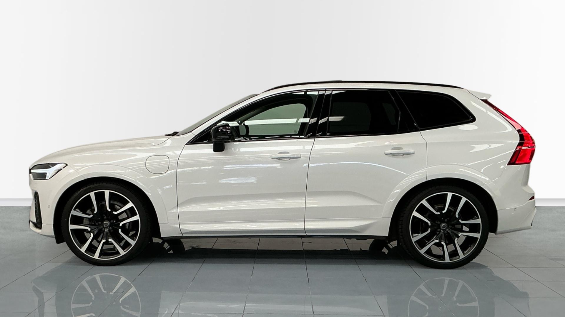 VOLVO XC60 Recharge Dark Ultimate T6 Plug-in Hybrid eAWD Automatic - Imagen 3