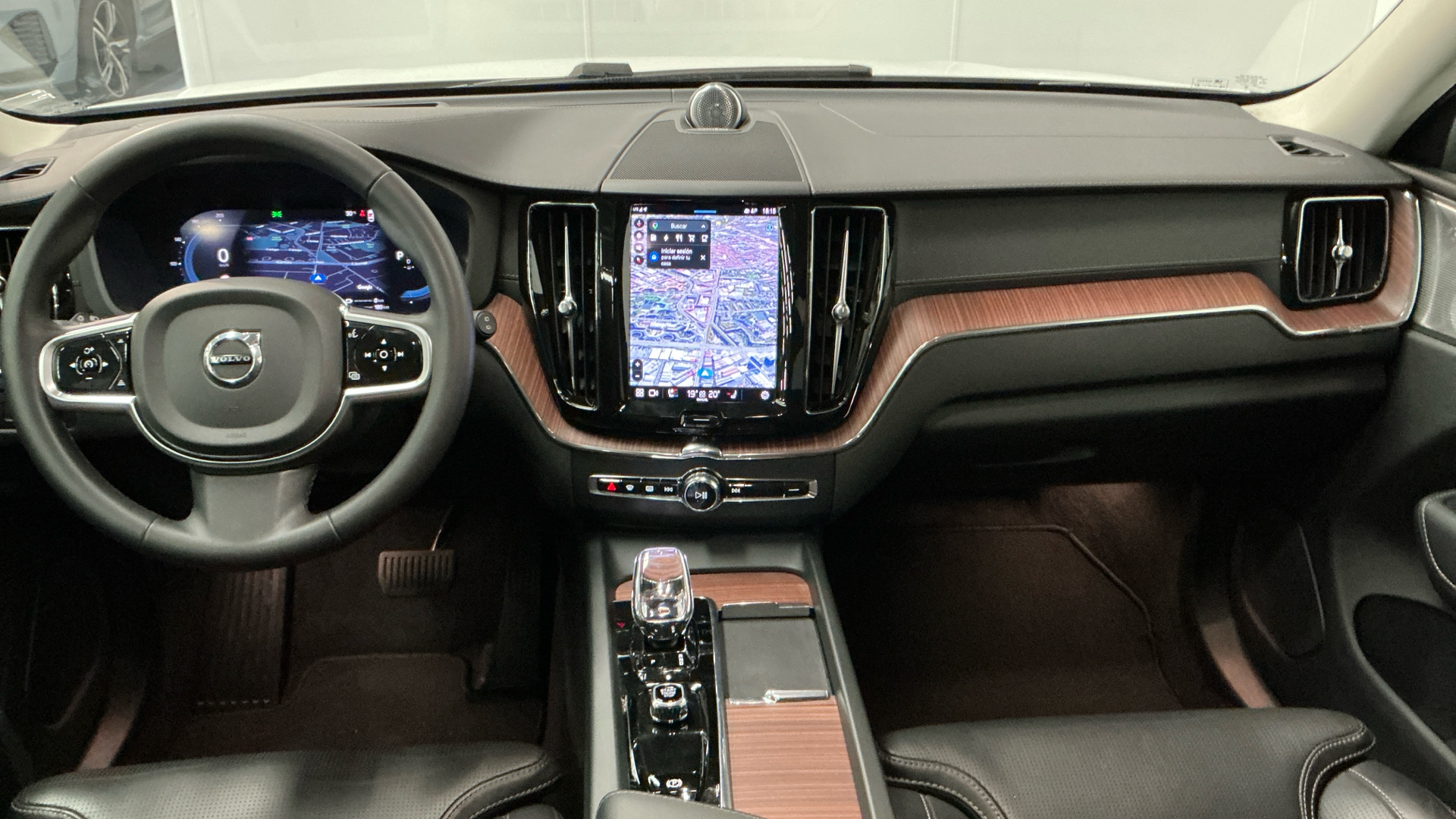 VOLVO XC60 Recharge Dark Ultimate T6 Plug-in Hybrid eAWD Automatic - Imagen 6
