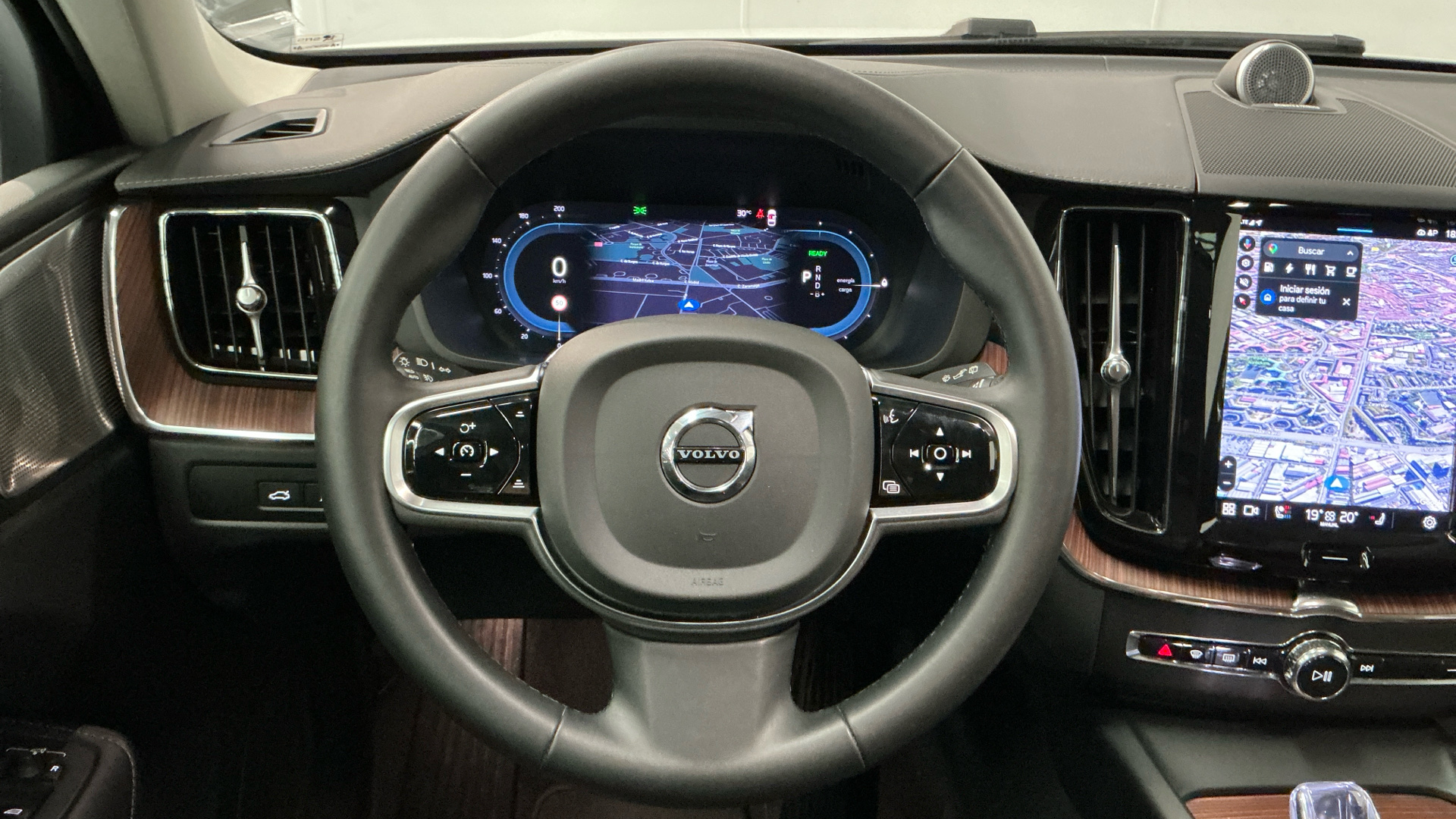 VOLVO XC60 Recharge Dark Ultimate T6 Plug-in Hybrid eAWD Automatic - Imagen 11